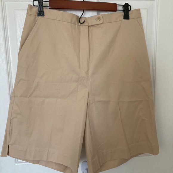 Facconable Long Shorts - Picture 2 of 5